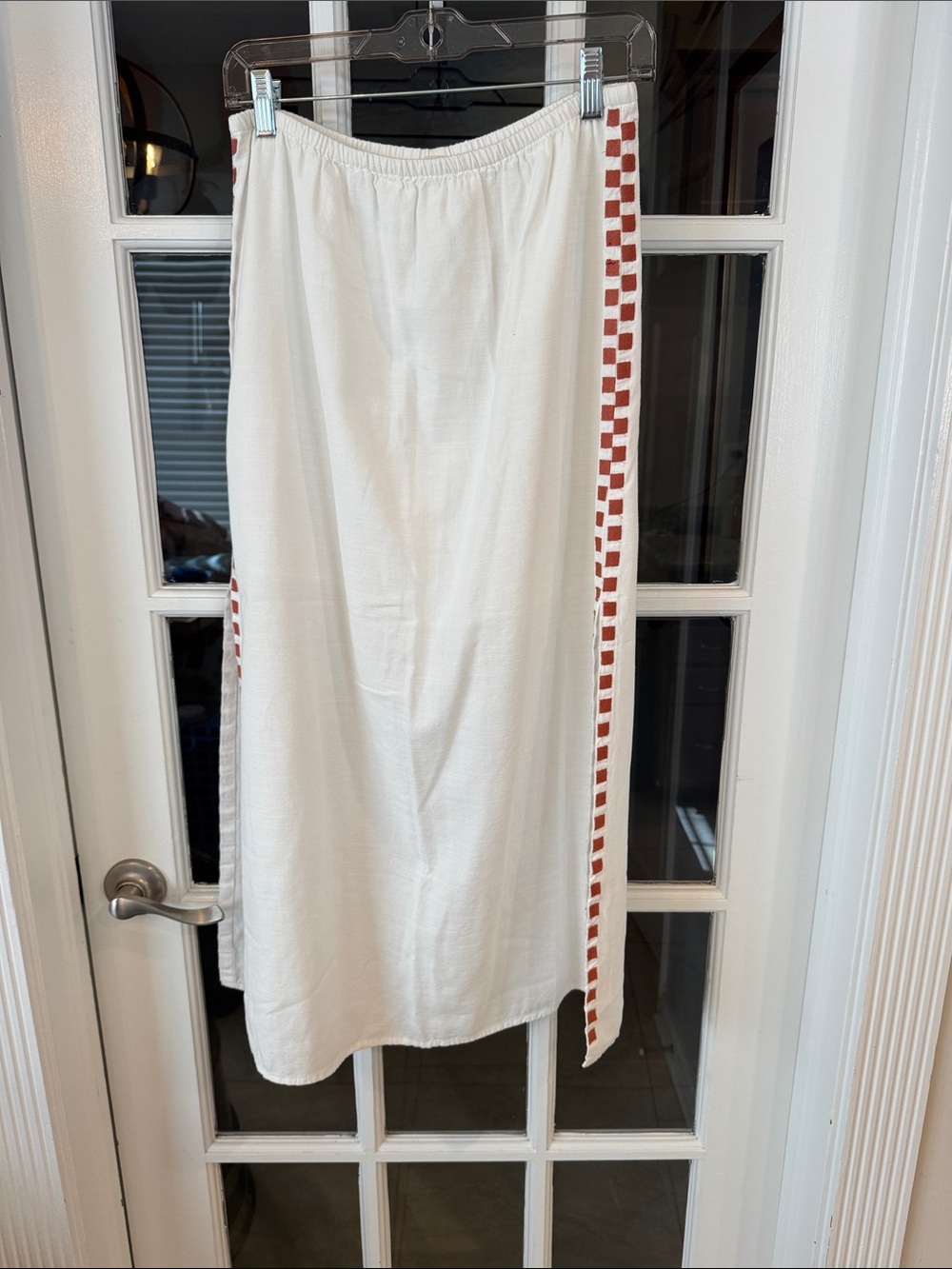 Billabong White midi skirt with checkerboard side, detail size large